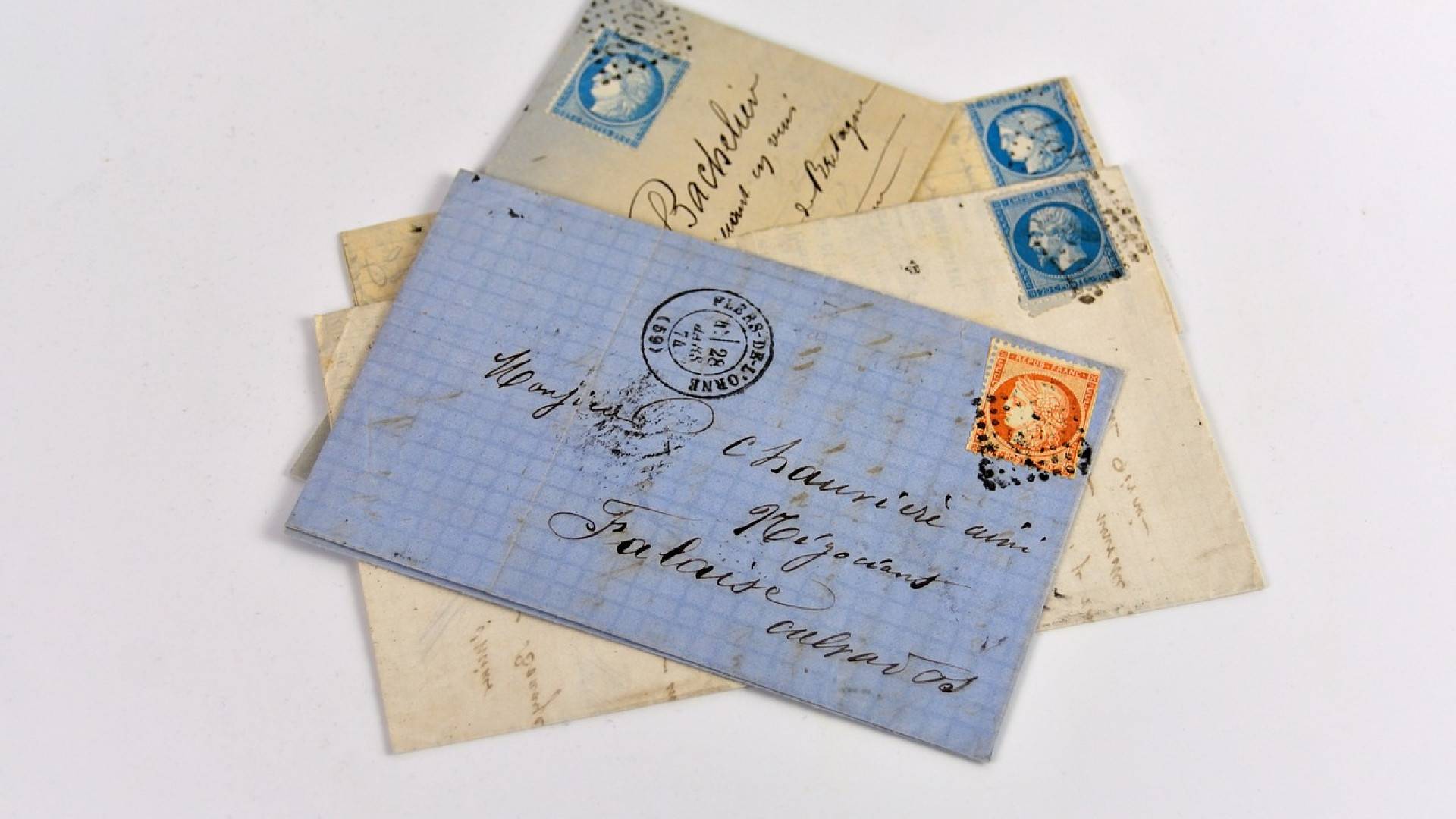 Tout savoir avant d’acheter des timbres de collection